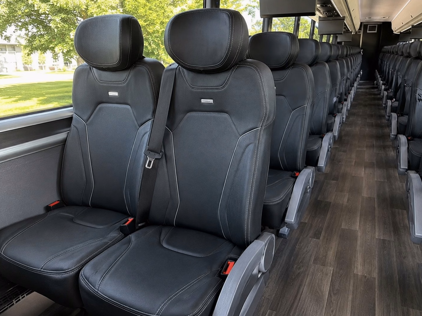broadmoor and mountain wedding venue shuttle services in colorado springs