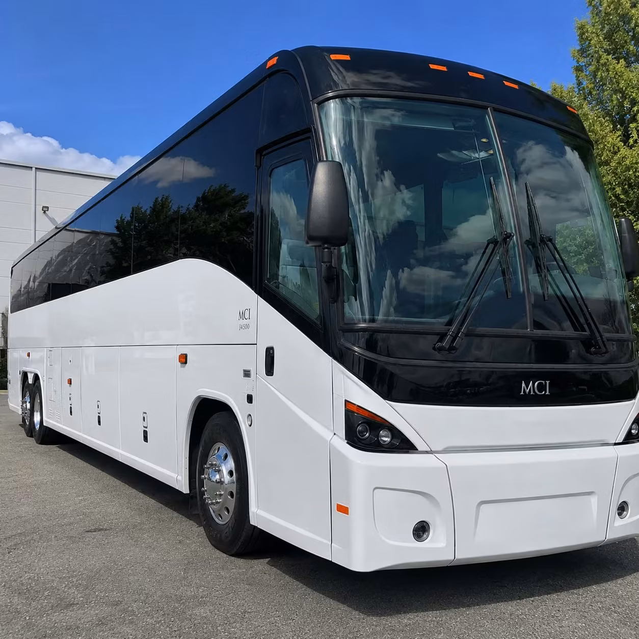 simplify your colorado springs employee commute with a private shuttle service